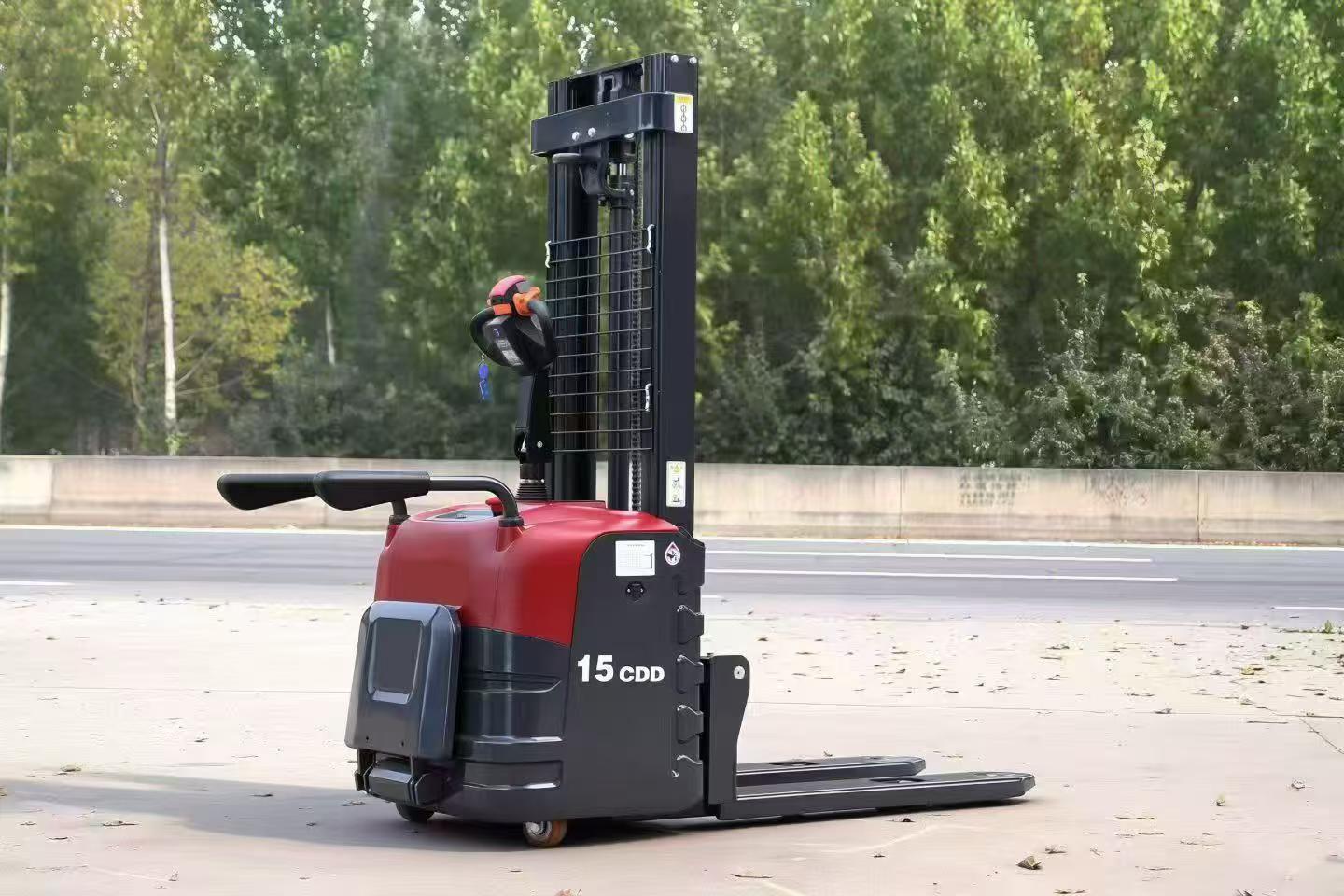 Electric Stacker 1.5T